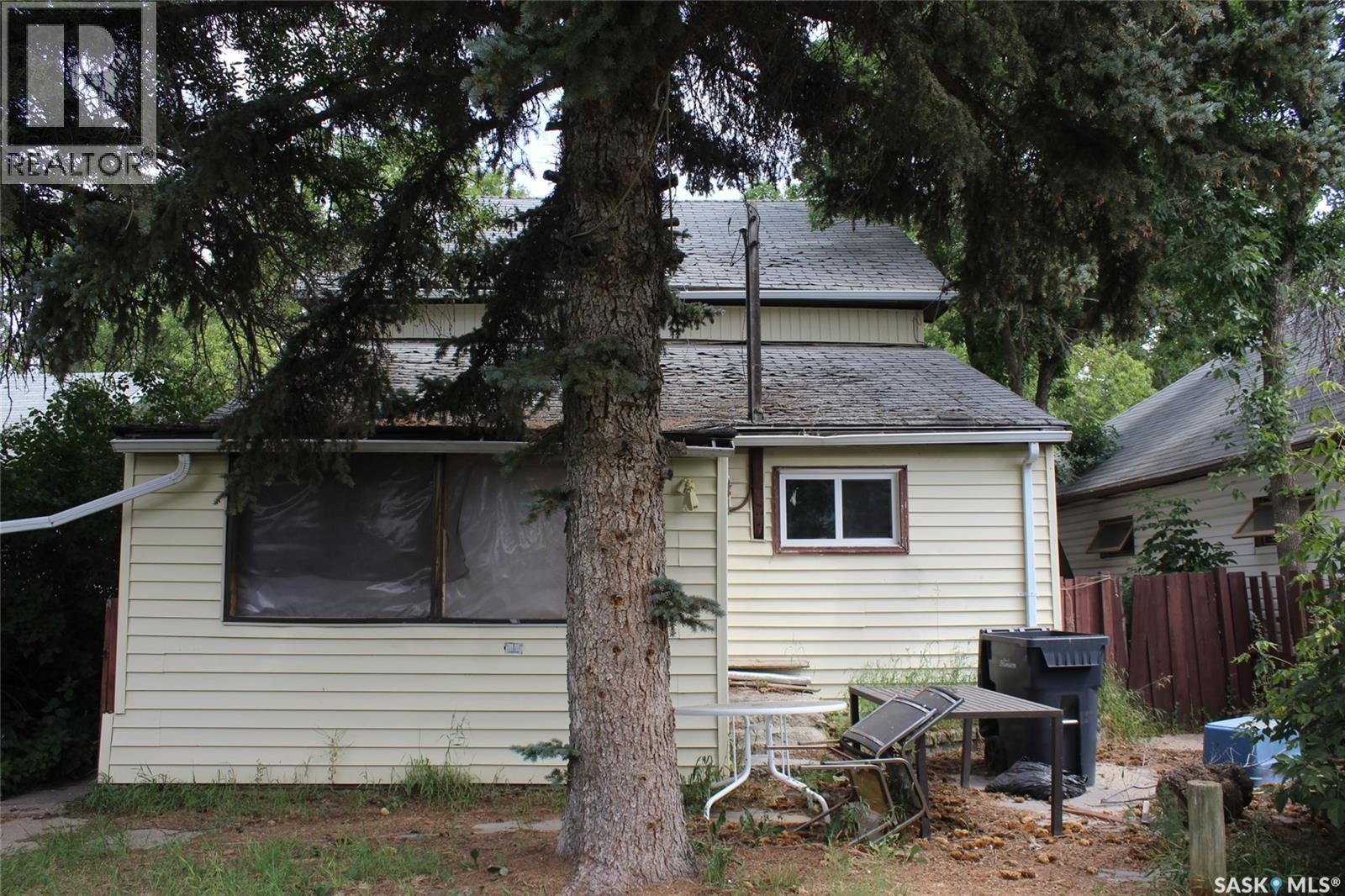 423 2Nd Street W, Shaunavon, SK - Outdoor