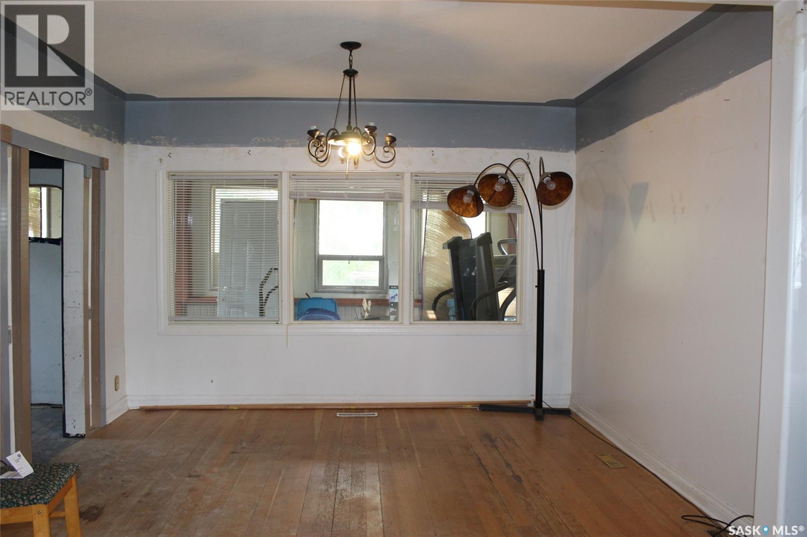 423 2Nd Street W, Shaunavon, SK - Indoor Photo Showing Other Room