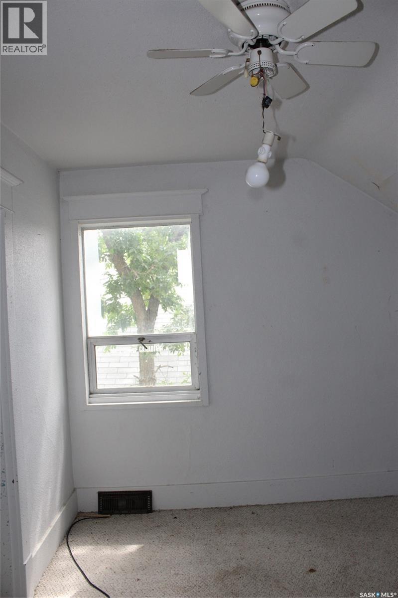 423 2Nd Street W, Shaunavon, SK - Indoor Photo Showing Other Room