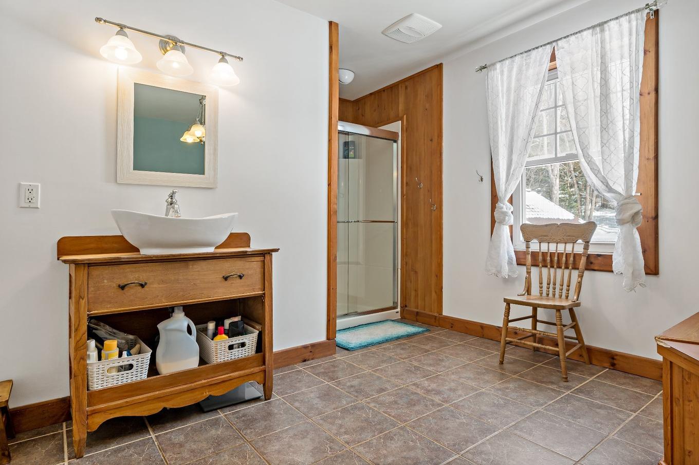 Bathroom - 23Z - 23Az Ch. Du Lac-Allard, Lac-Saguay, QC - Indoor Photo Showing Other Room