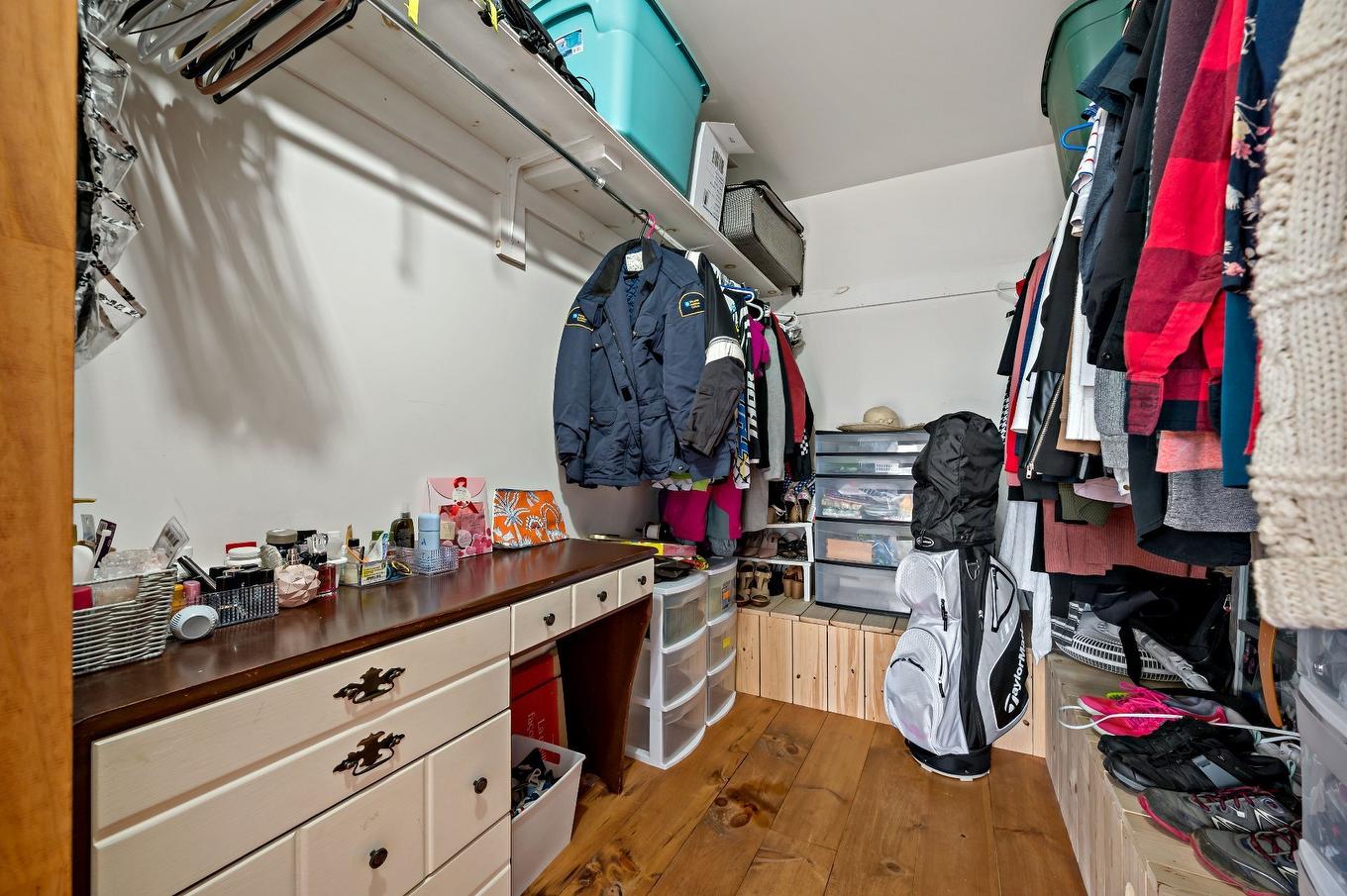 Walk-in closet - 23Z - 23Az Ch. Du Lac-Allard, Lac-Saguay, QC - Indoor With Storage