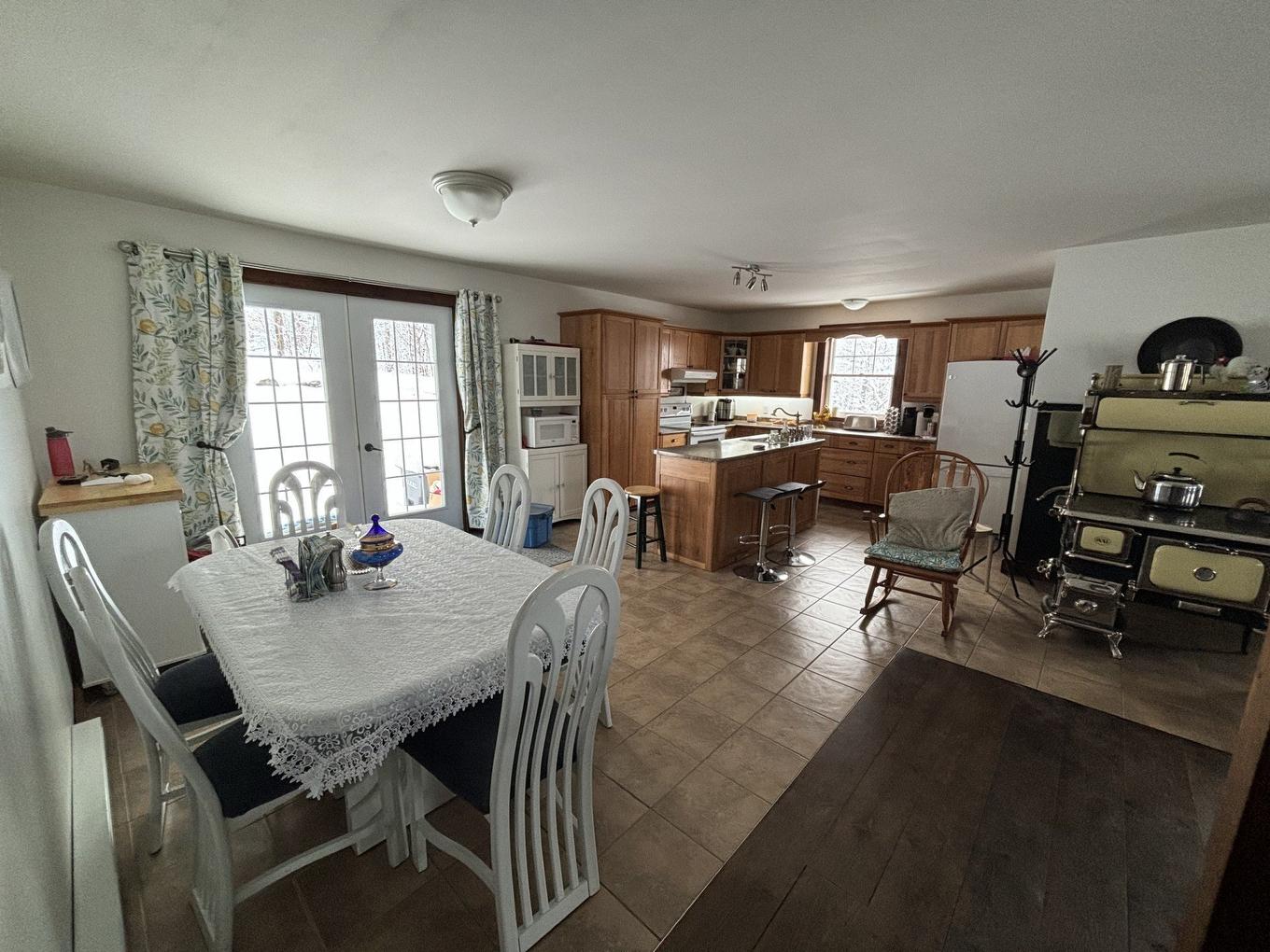 Kitchen - 23Z - 23Az Ch. Du Lac-Allard, Lac-Saguay, QC - Indoor Photo Showing Dining Room