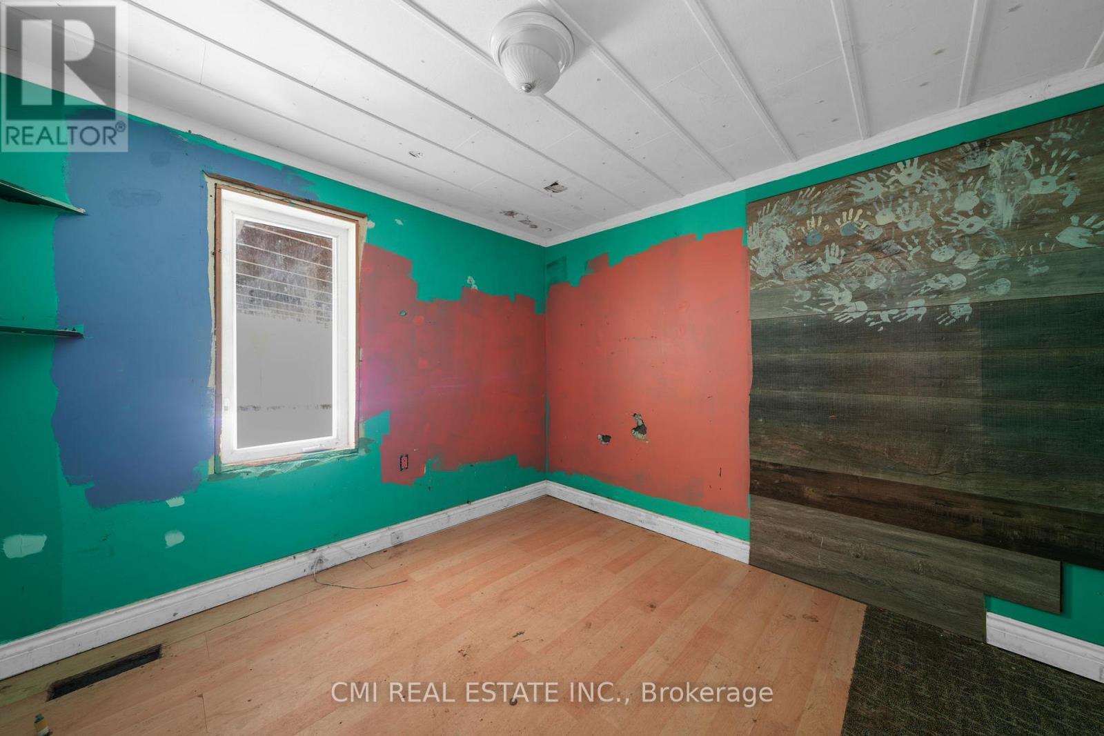 1093 South Lake Road, Minden Hills, ON - Indoor Photo Showing Other Room