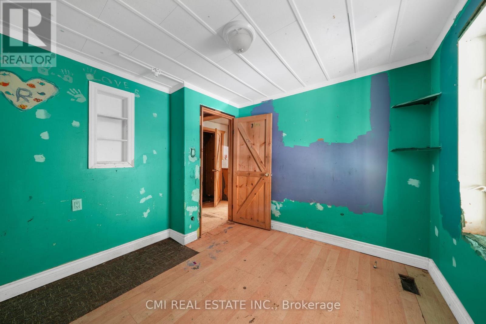 1093 South Lake Road, Minden Hills, ON - Indoor Photo Showing Other Room