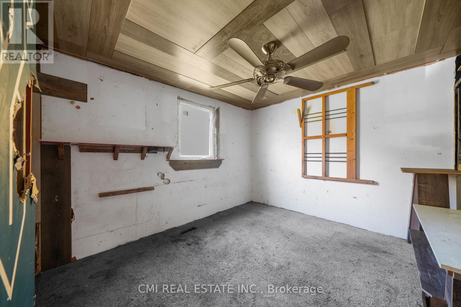 1093 South Lake Road, Minden Hills, ON - Indoor