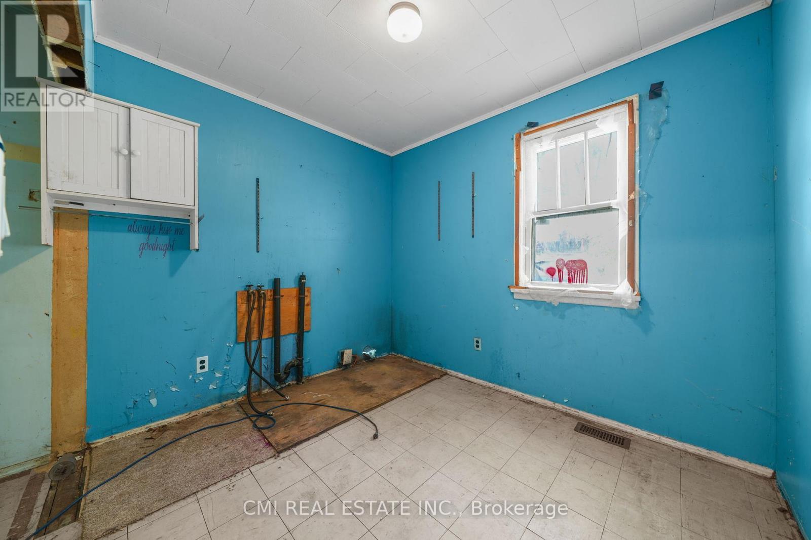 1093 South Lake Road, Minden Hills, ON - Indoor Photo Showing Other Room