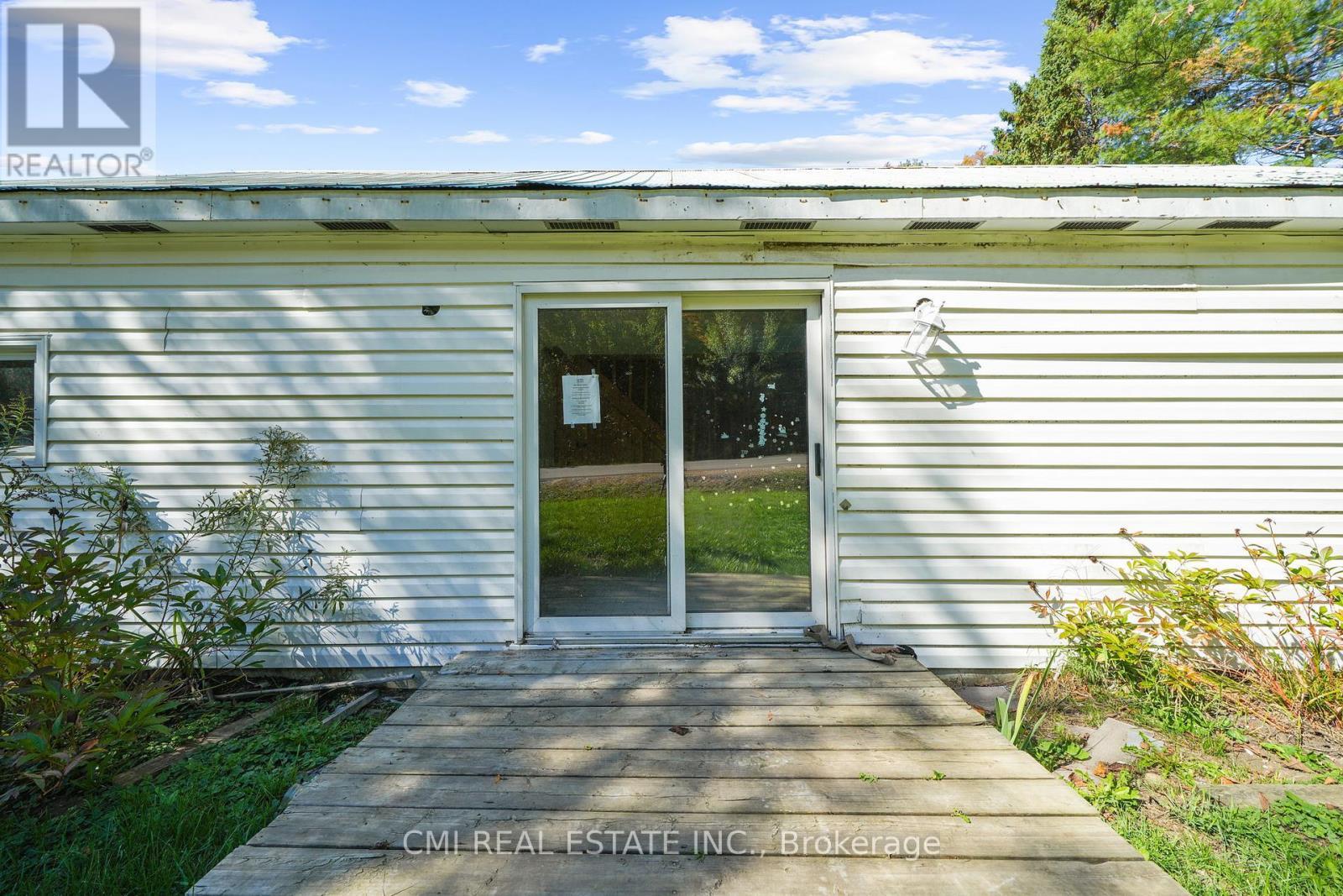 1093 South Lake Road, Minden Hills, ON - Outdoor