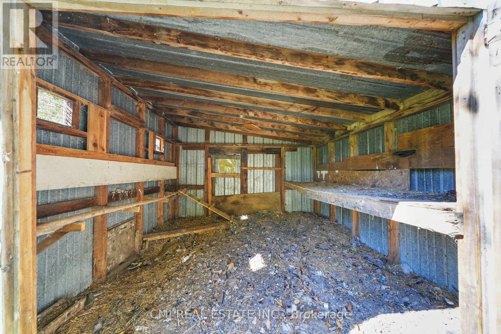 1093 South Lake Road, Minden Hills, ON - Indoor