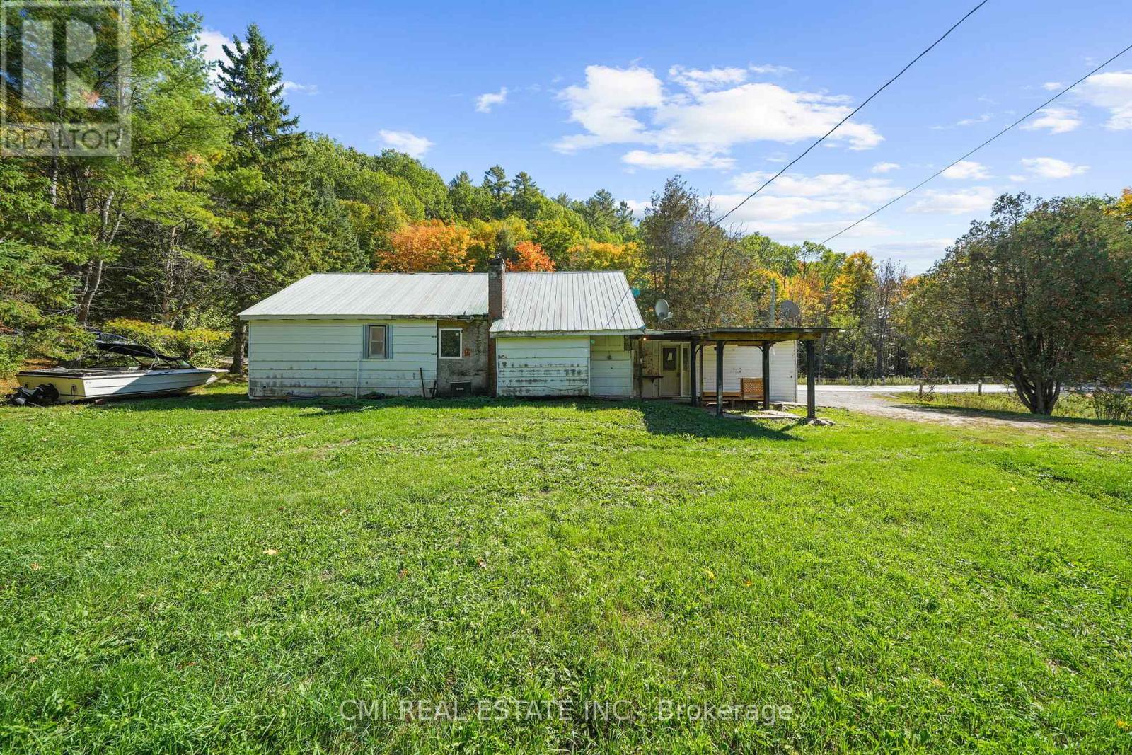 1093 South Lake Road, Minden Hills, ON - Outdoor