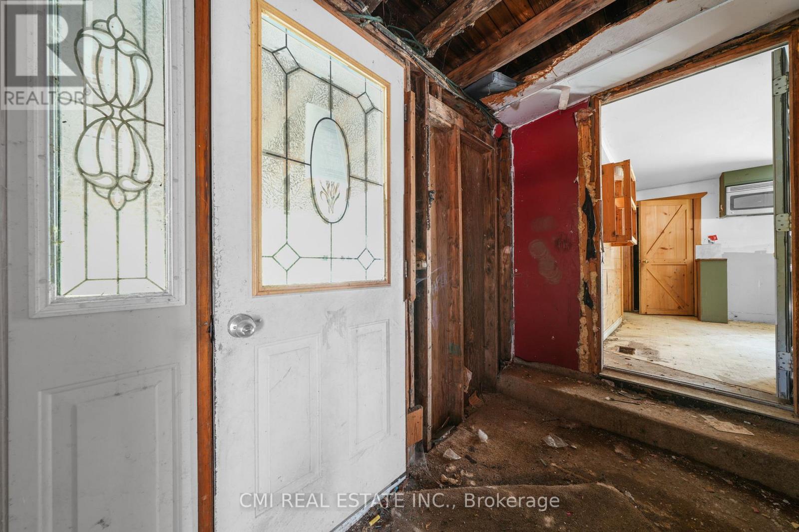 1093 South Lake Road, Minden Hills, ON - Indoor Photo Showing Other Room