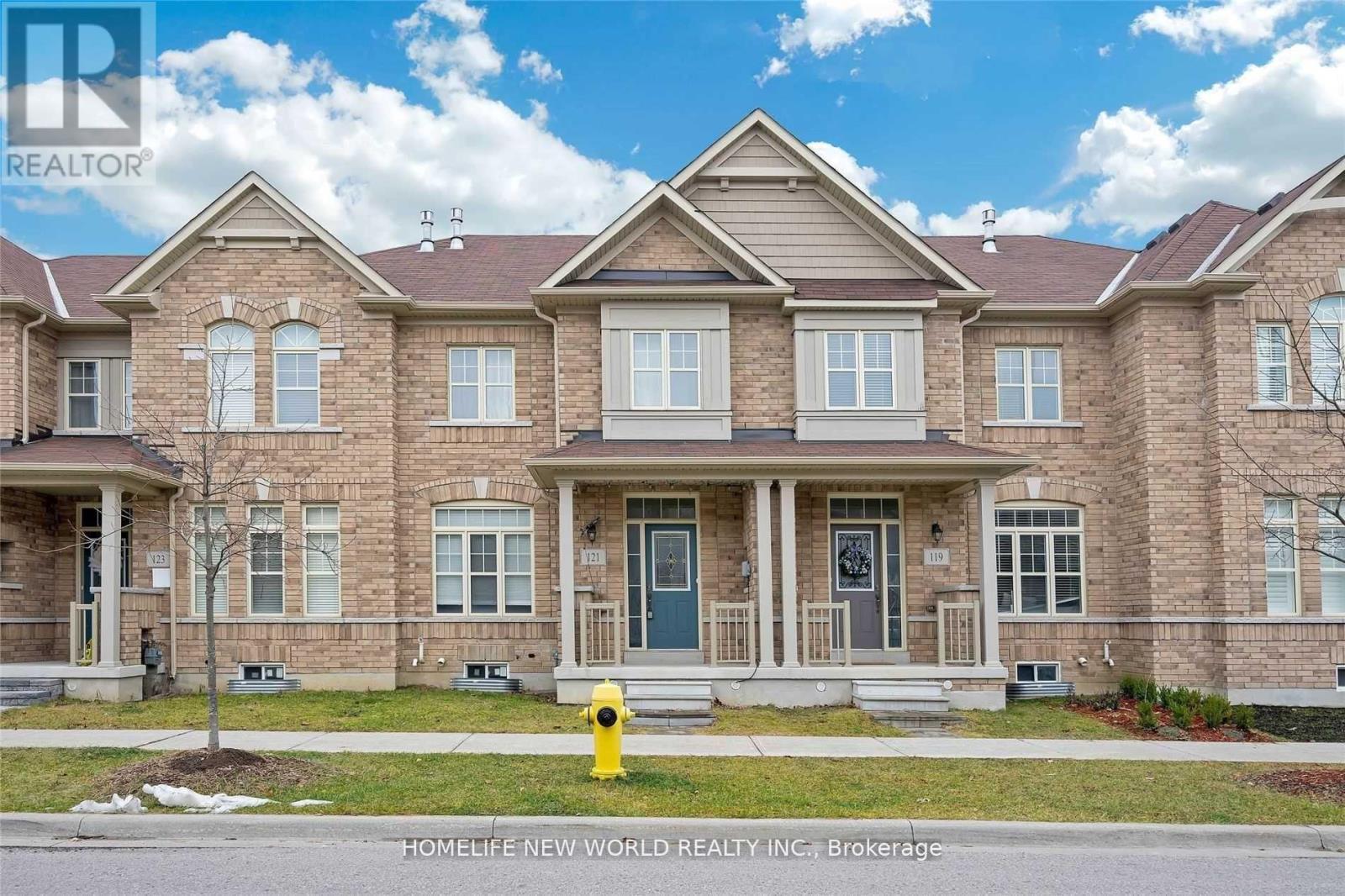 121 Christian Ritter Drive, Markham, ON - Outdoor With Facade