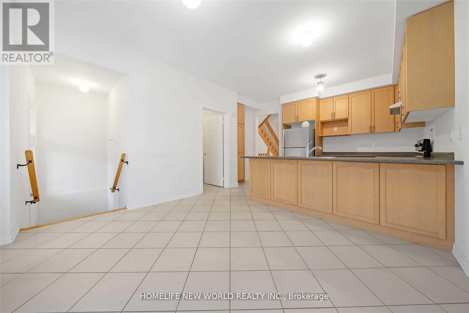 121 Christian Ritter Drive, Markham, ON - Indoor Photo Showing Kitchen