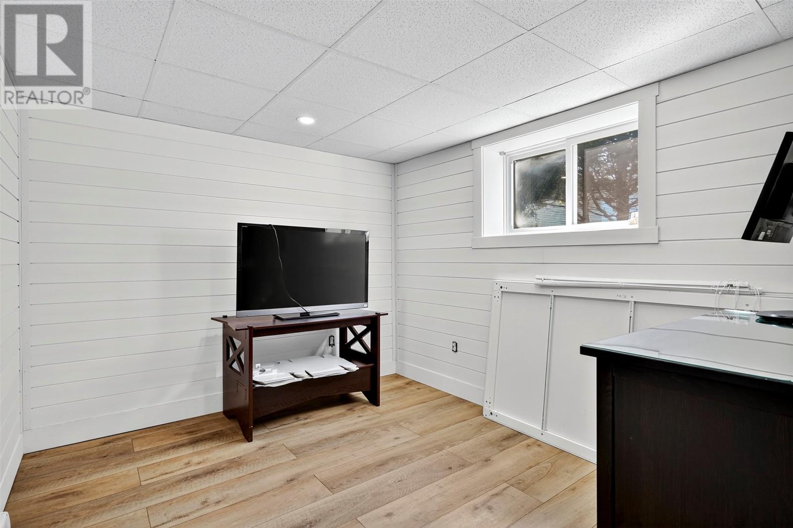 329 Main Road, Long Cove, NL - Indoor