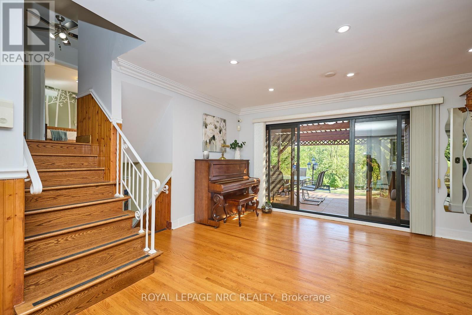 81 Riverview Boulevard, St. Catharines (Glendale/Glenridge), ON - Indoor Photo Showing Other Room