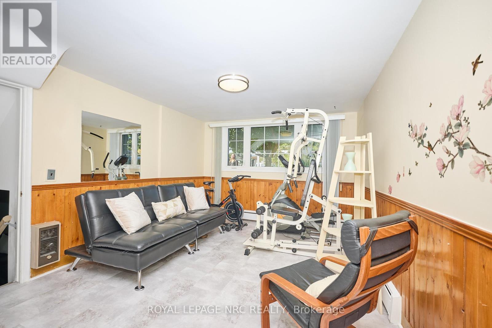 81 Riverview Boulevard, St. Catharines (Glendale/Glenridge), ON - Indoor Photo Showing Gym Room