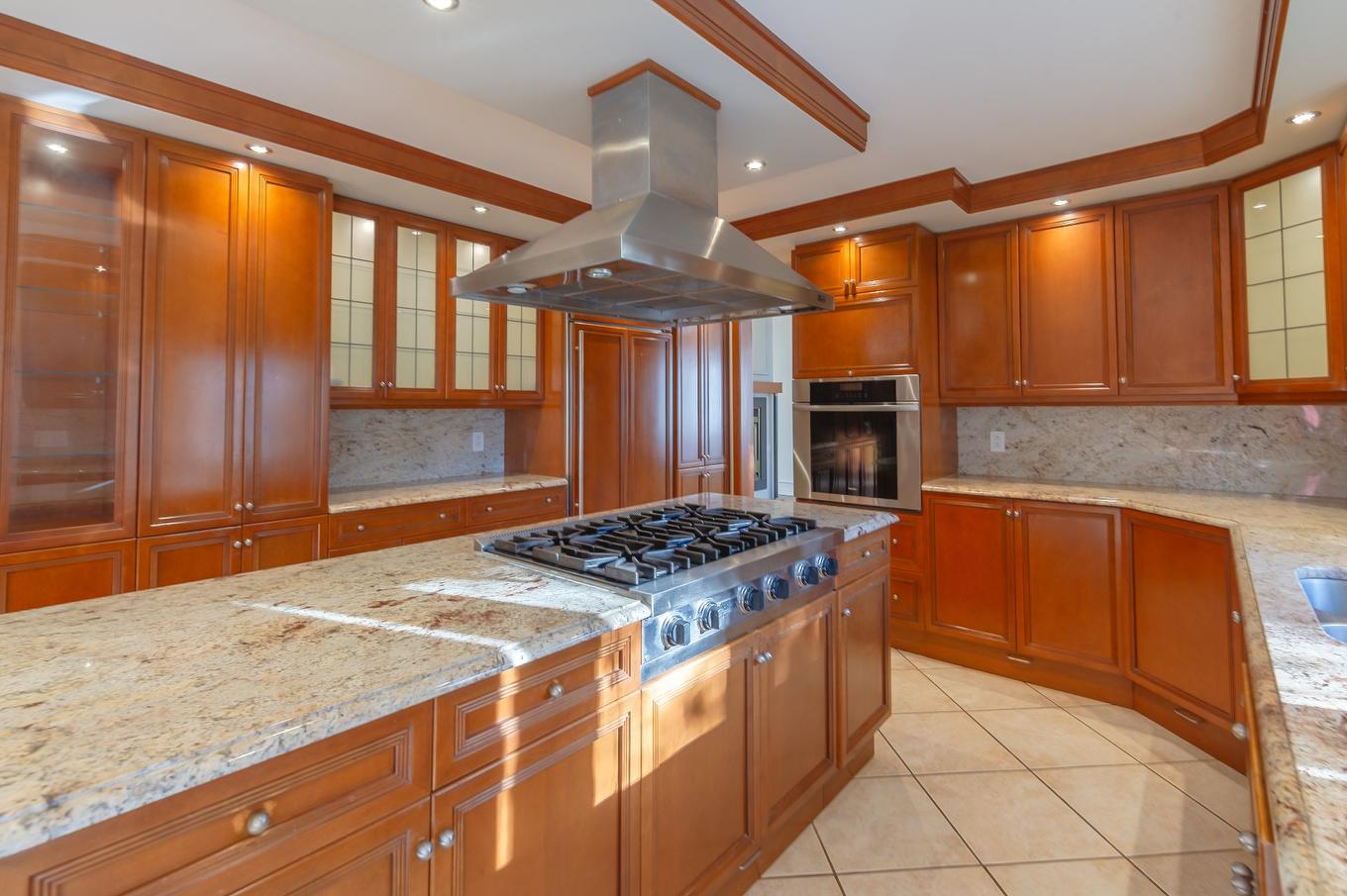 Kitchen - 8890 Crois. Roussin, Brossard, QC - Indoor Photo Showing Kitchen