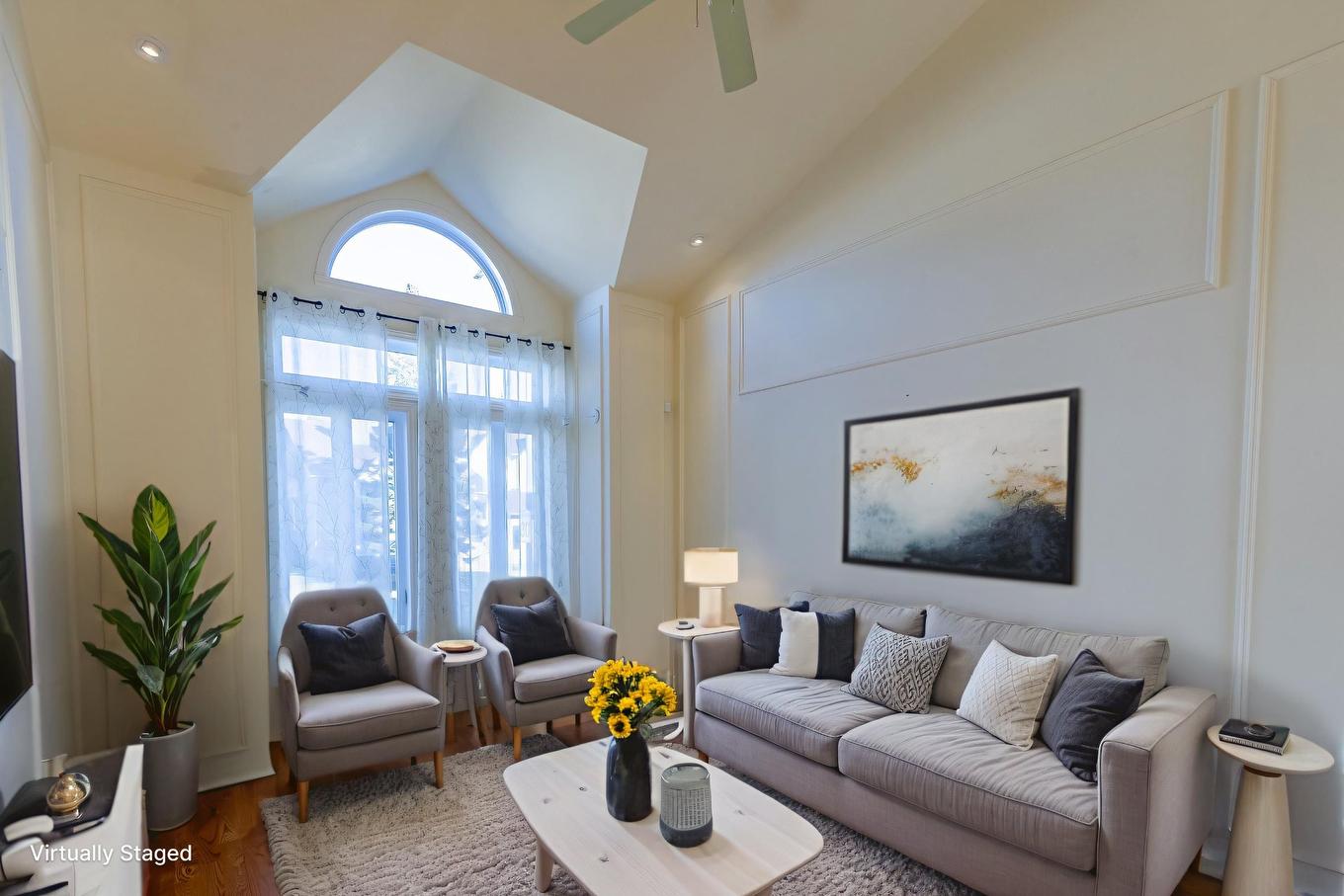 Living room - 8890 Crois. Roussin, Brossard, QC - Indoor Photo Showing Living Room