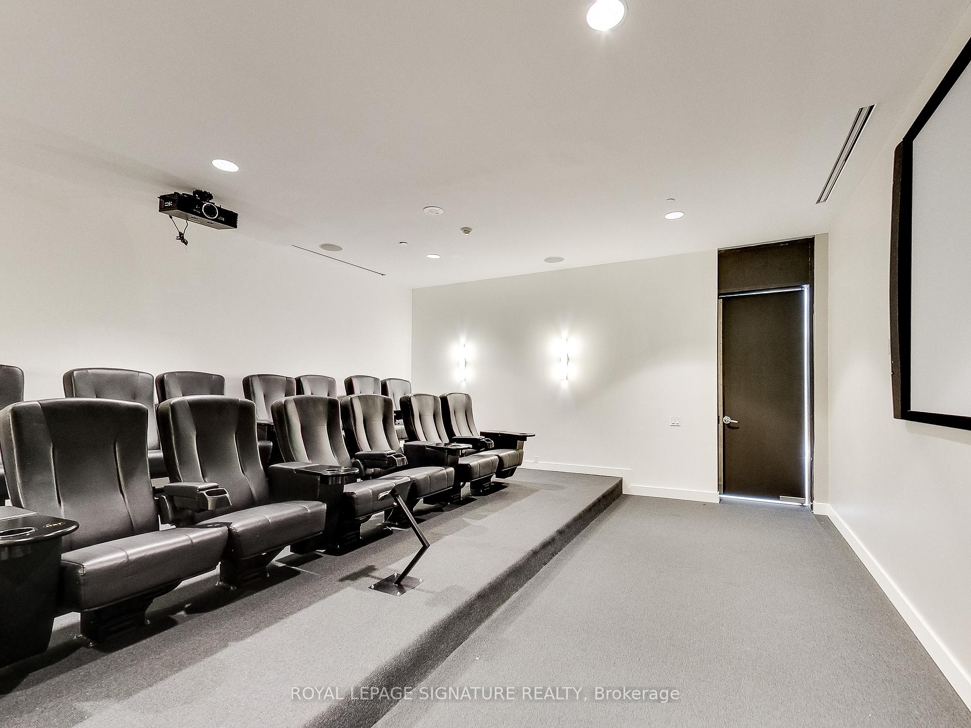 1207-105 The Queensway N/A, Toronto, ON - Indoor