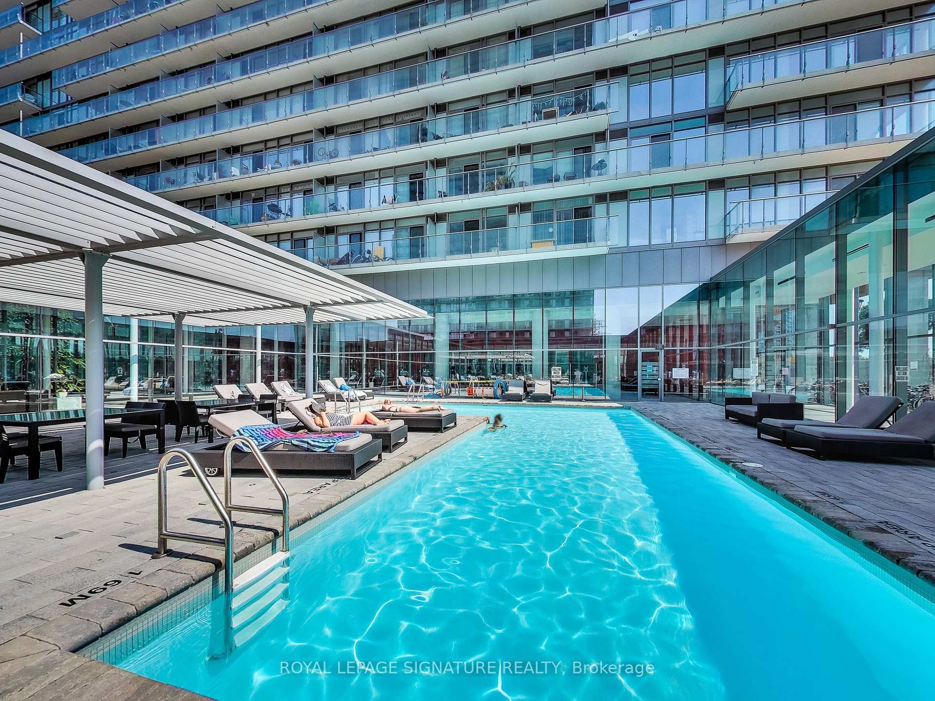 1207-105 The Queensway N/A, Toronto, ON - Outdoor With In Ground Pool