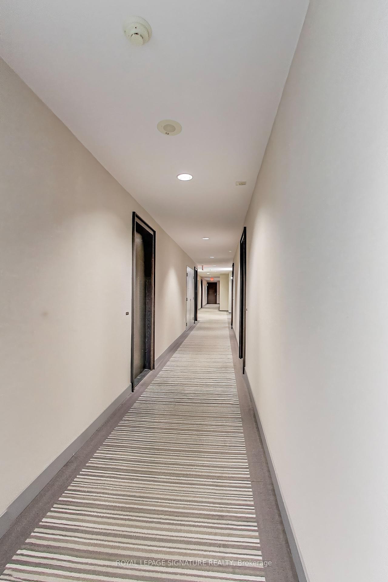 1207-105 The Queensway N/A, Toronto, ON - Indoor Photo Showing Other Room