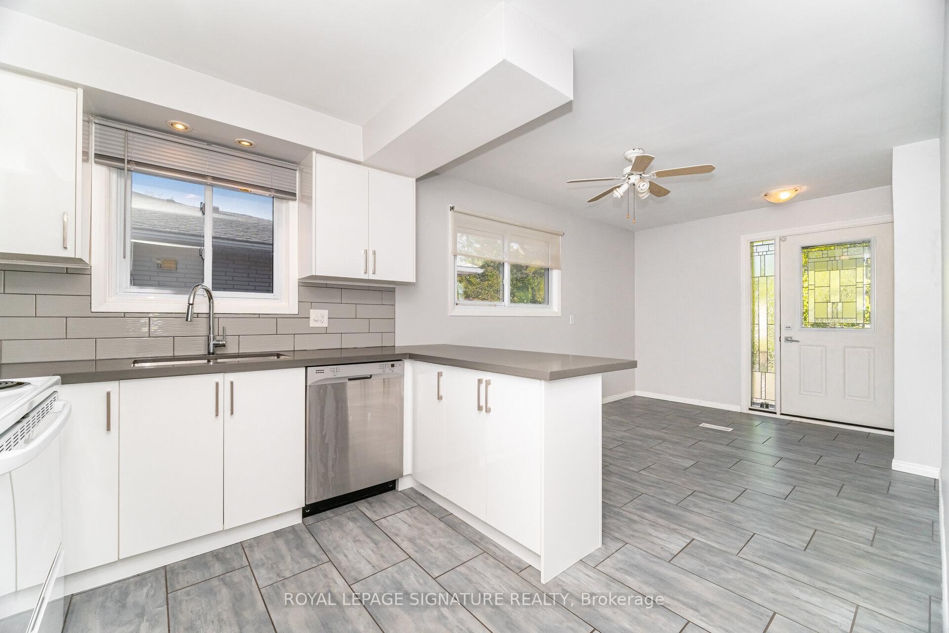 7 Maitland Avenue, Hamilton, ON - Indoor Photo Showing Kitchen