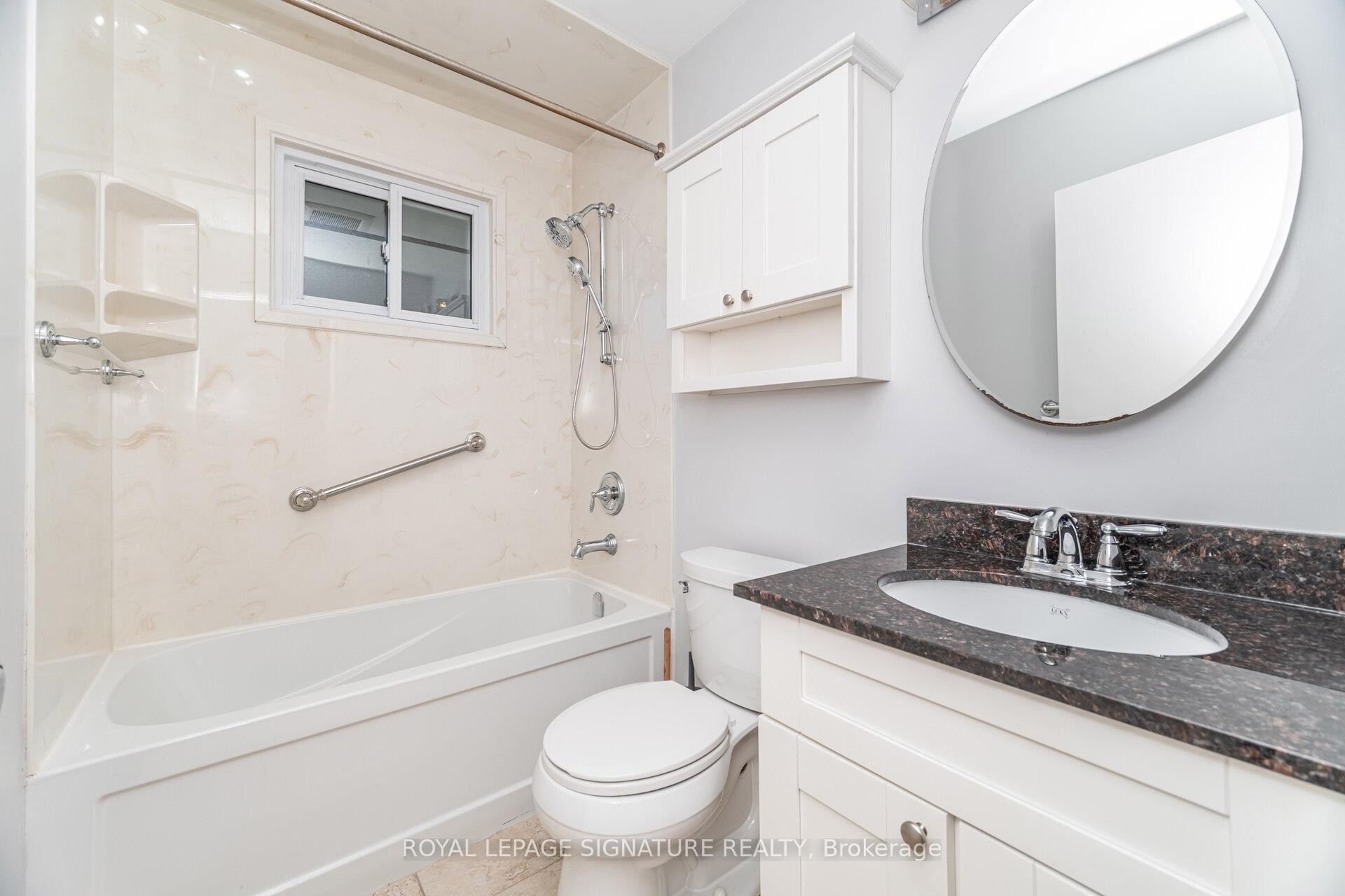 7 Maitland Avenue, Hamilton, ON - Indoor Photo Showing Bathroom