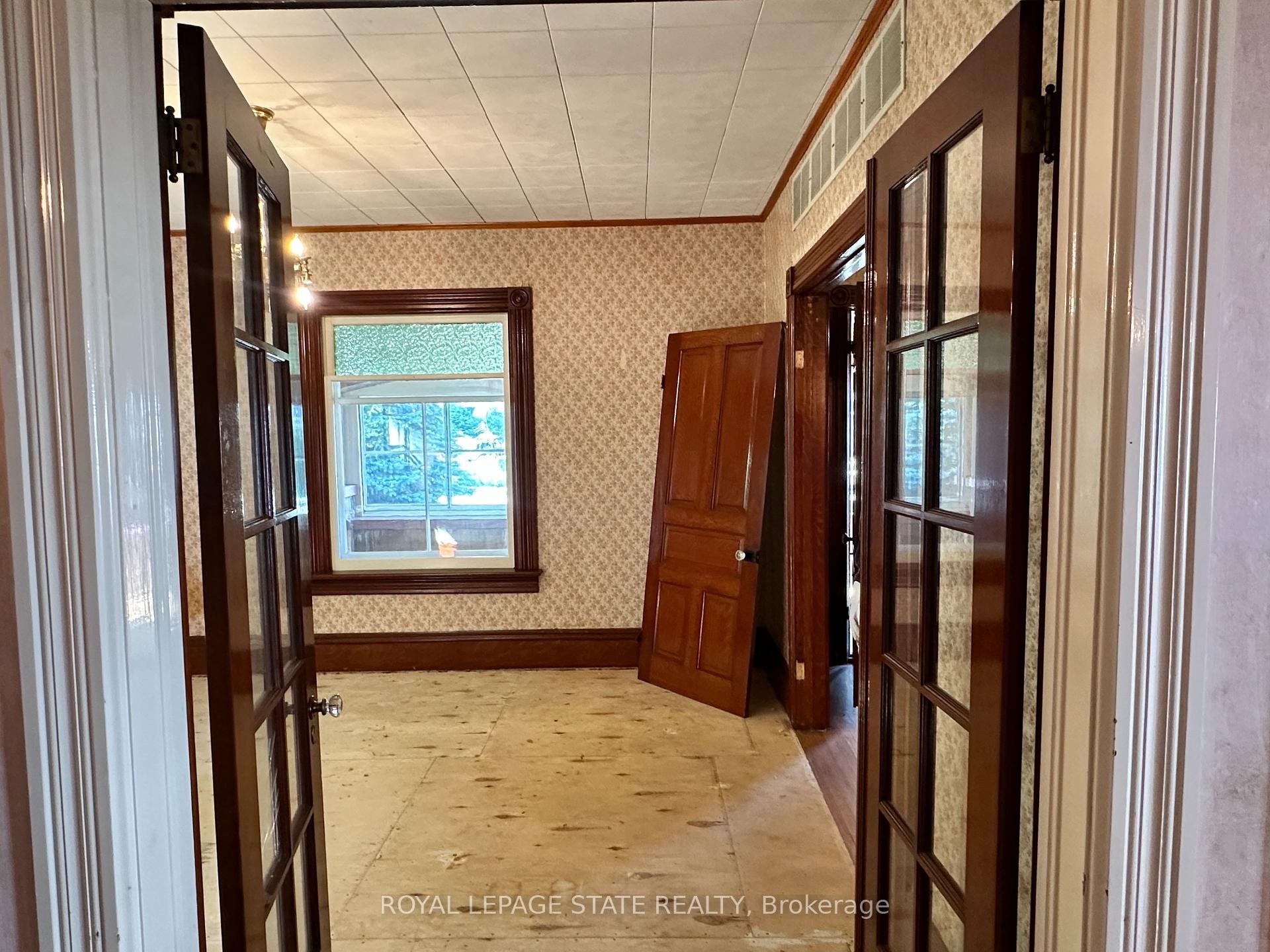 541 Broad Street E, Haldimand, ON - Indoor Photo Showing Other Room