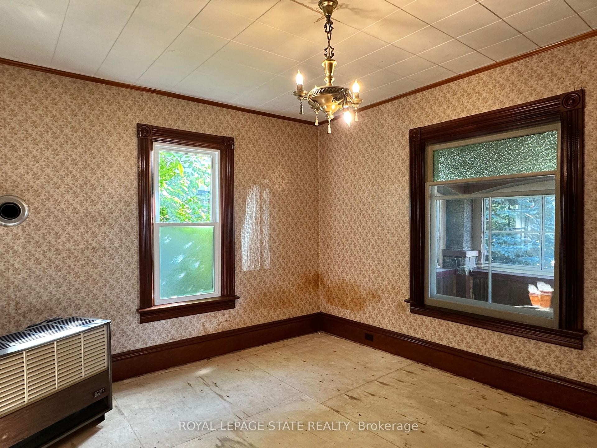 541 Broad Street E, Haldimand, ON - Indoor Photo Showing Other Room