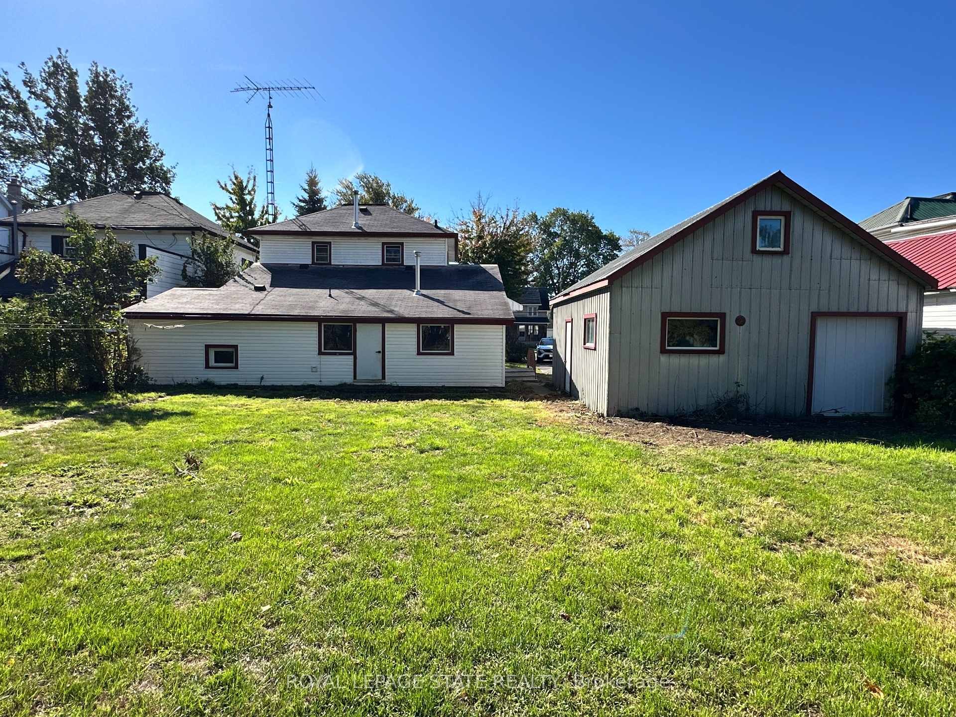 541 Broad Street E, Haldimand, ON - Outdoor