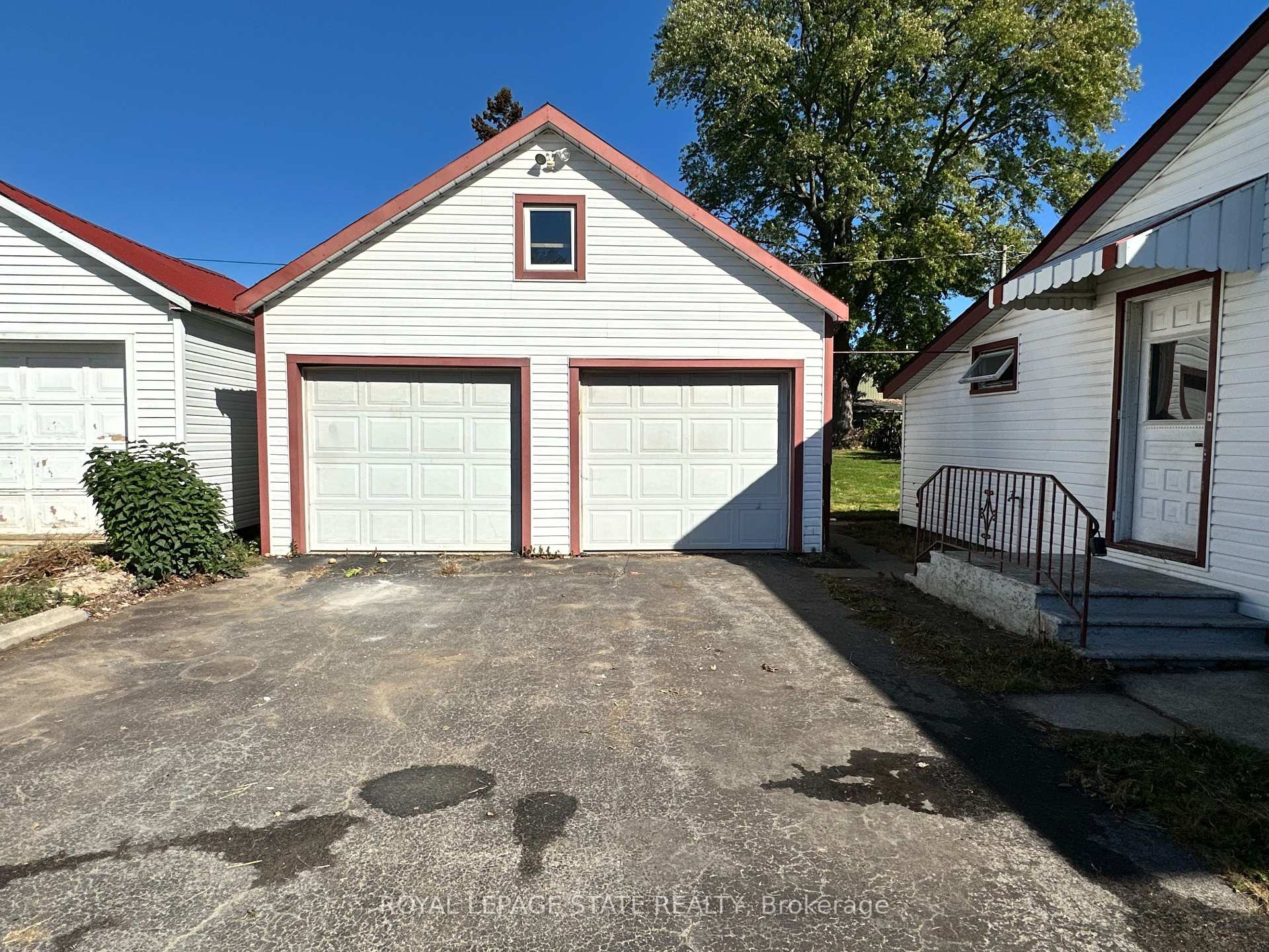 541 Broad Street E, Haldimand, ON - Outdoor With Exterior