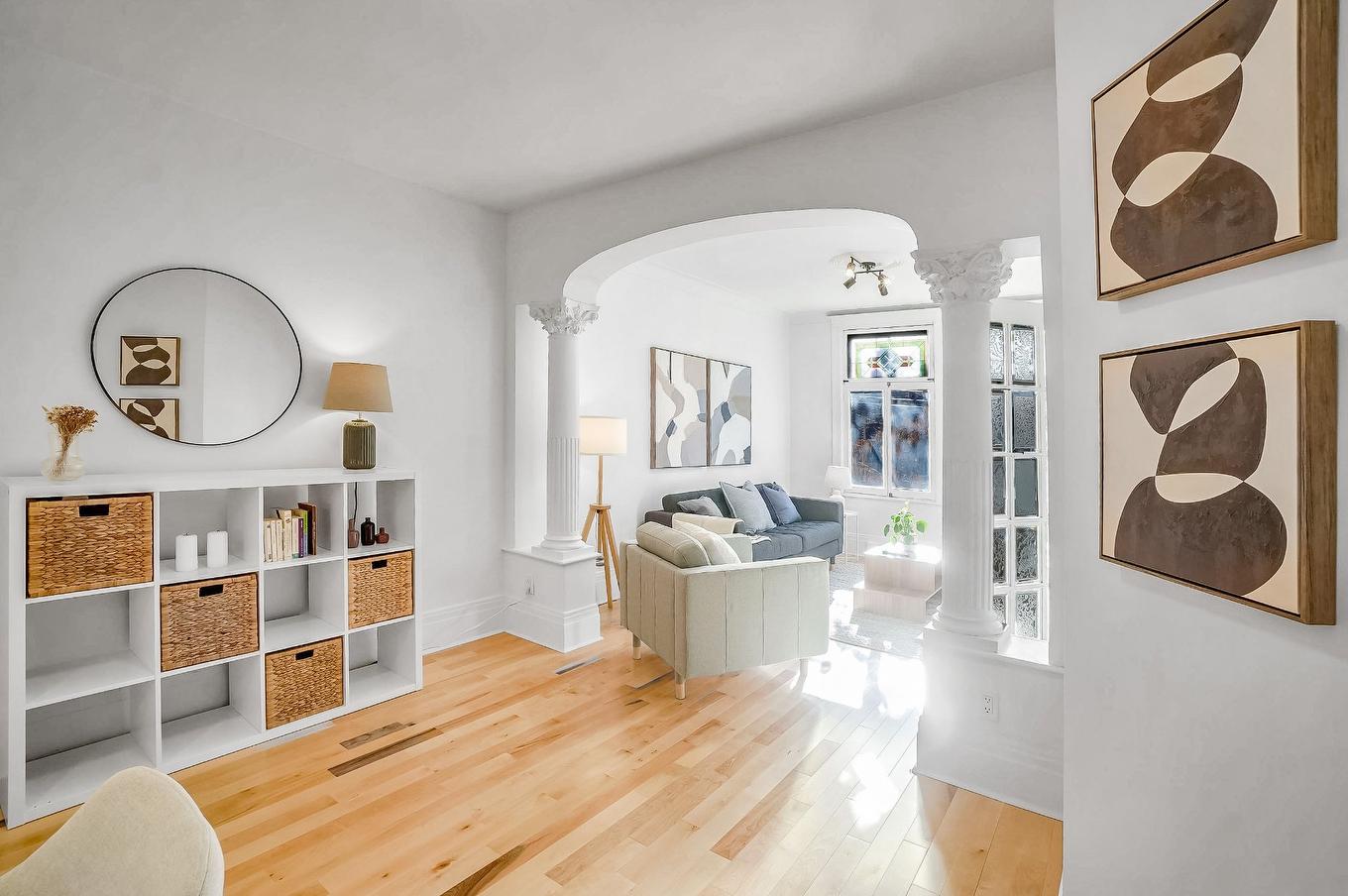 Salon - 5025 Rue Fabre, Montréal (Le Plateau-Mont-Royal), QC - Indoor