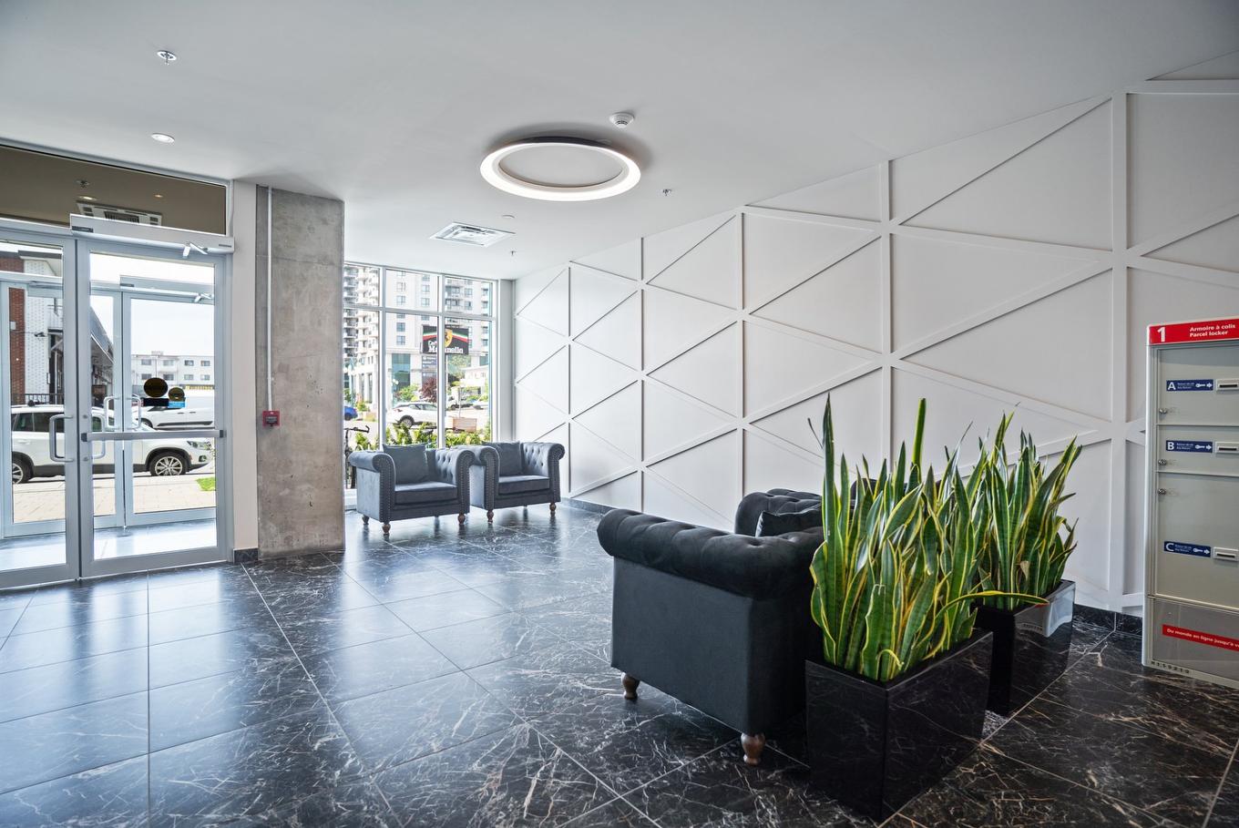 Hall d'entrée/Vestibule - 210-7275 Rue D'Abancourt, Montréal (Saint-Léonard), QC - Indoor Photo Showing Other Room