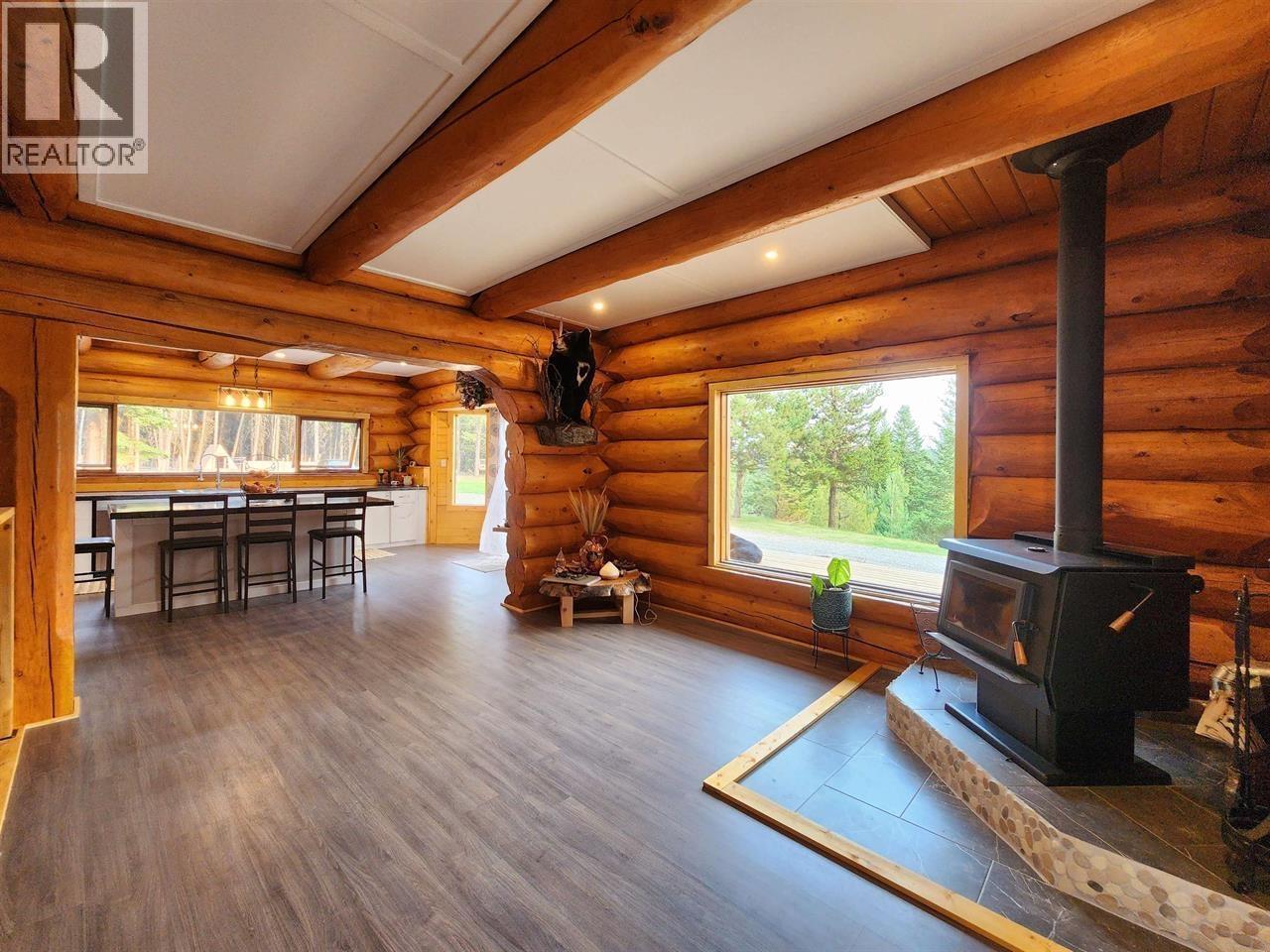 6847 Fawn Lk Ac01 Road, Lone Butte, BC - Indoor With Fireplace