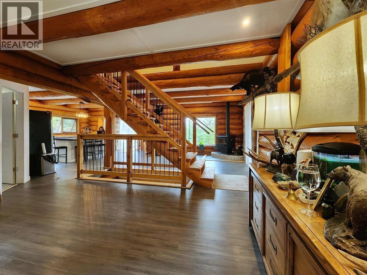 6847 Fawn Lk Ac01 Road, Lone Butte, BC - Indoor