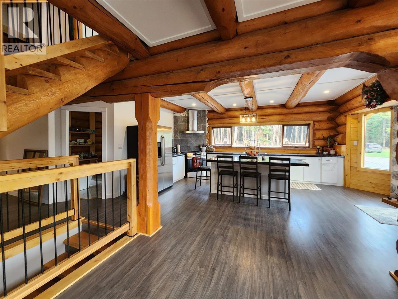 6847 Fawn Lk Ac01 Road, Lone Butte, BC - Indoor