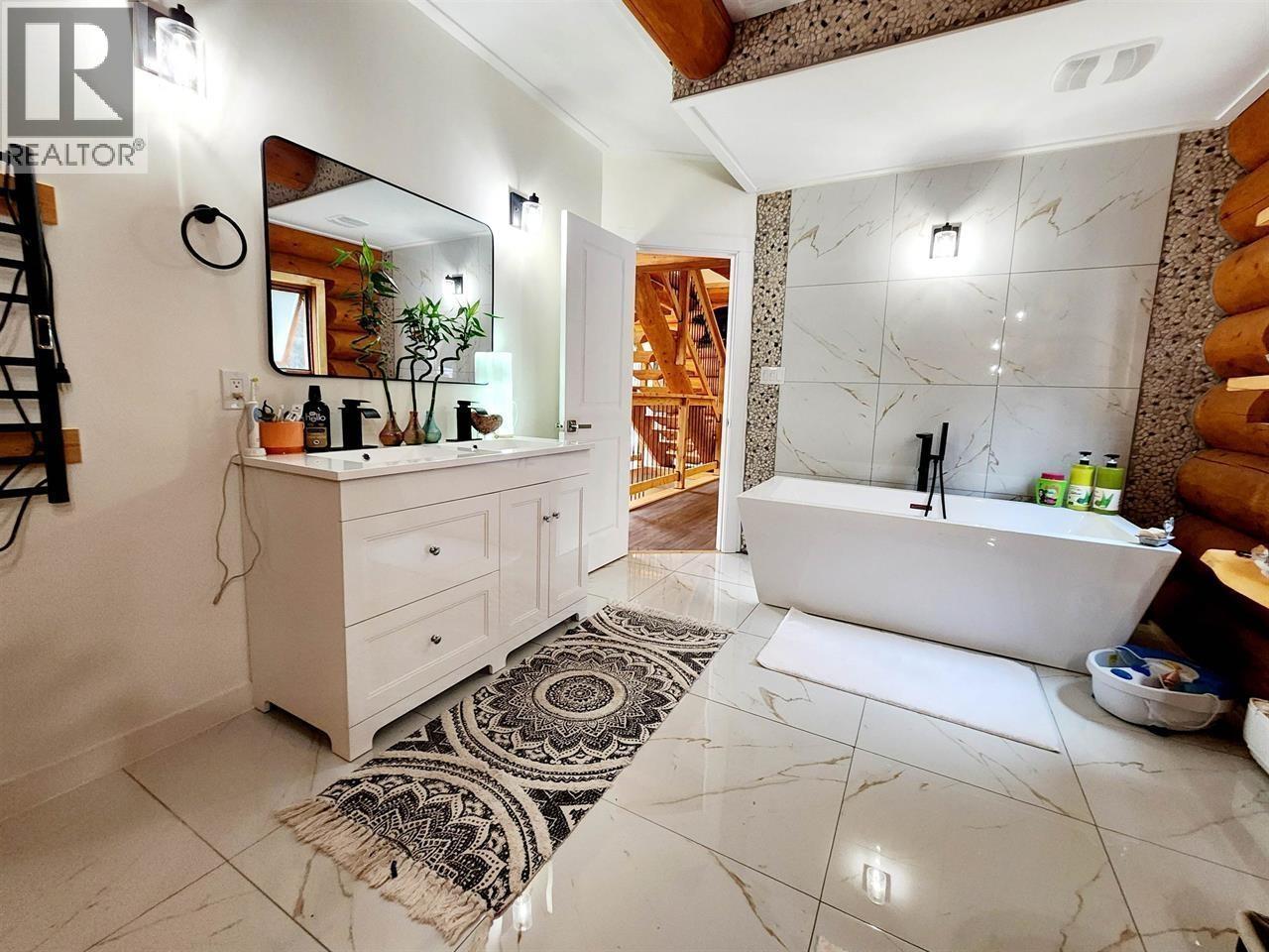 6847 Fawn Lk Ac01 Road, Lone Butte, BC - Indoor Photo Showing Bathroom