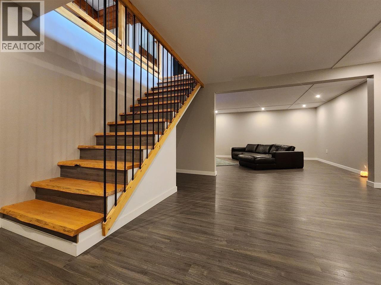 6847 Fawn Lk Ac01 Road, Lone Butte, BC - Indoor Photo Showing Other Room