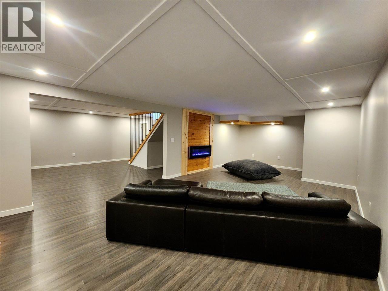 6847 Fawn Lk Ac01 Road, Lone Butte, BC - Indoor Photo Showing Other Room