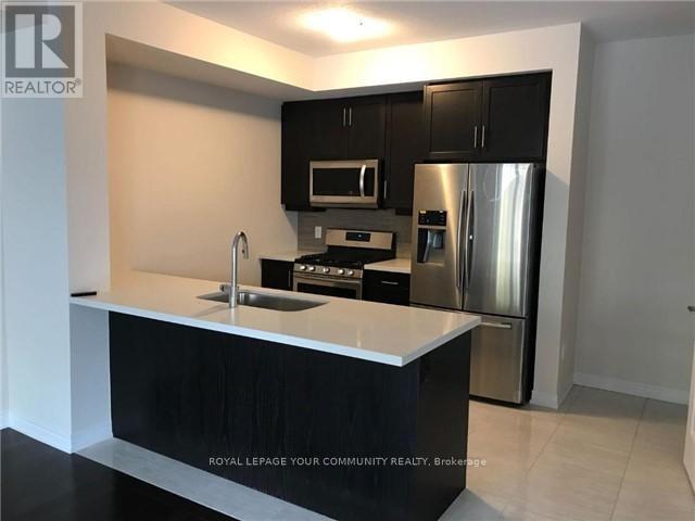 380 Cranbrook Common, Oakville, ON - Indoor Photo Showing Kitchen With Stainless Steel Kitchen