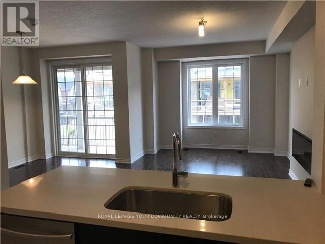 380 Cranbrook Common, Oakville, ON - Indoor Photo Showing Kitchen