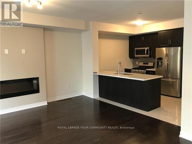 380 Cranbrook Common, Oakville, ON - Indoor Photo Showing Kitchen With Stainless Steel Kitchen