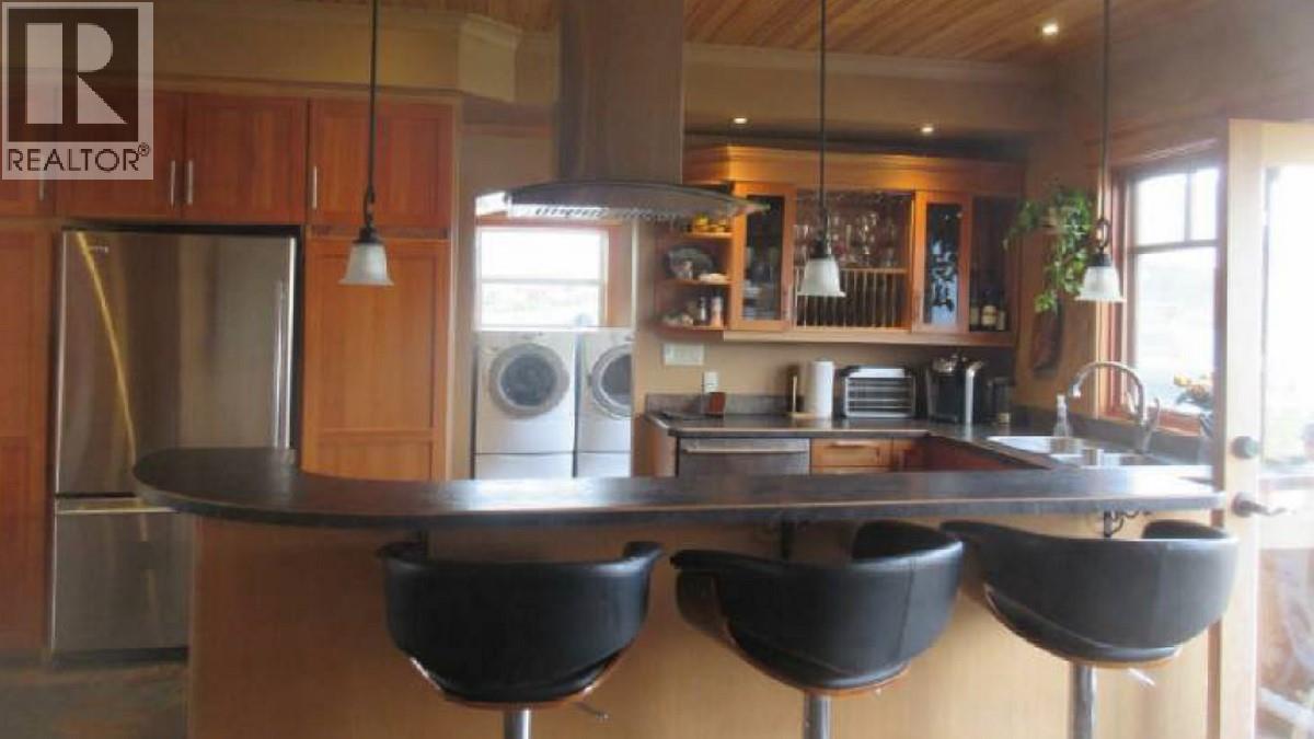 13606 Cooke Avenue, Summerland, BC - Indoor Photo Showing Kitchen With Double Sink