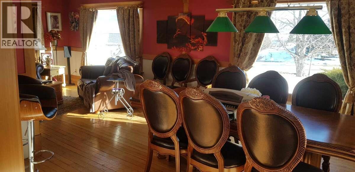 13606 Cooke Avenue, Summerland, BC - Indoor