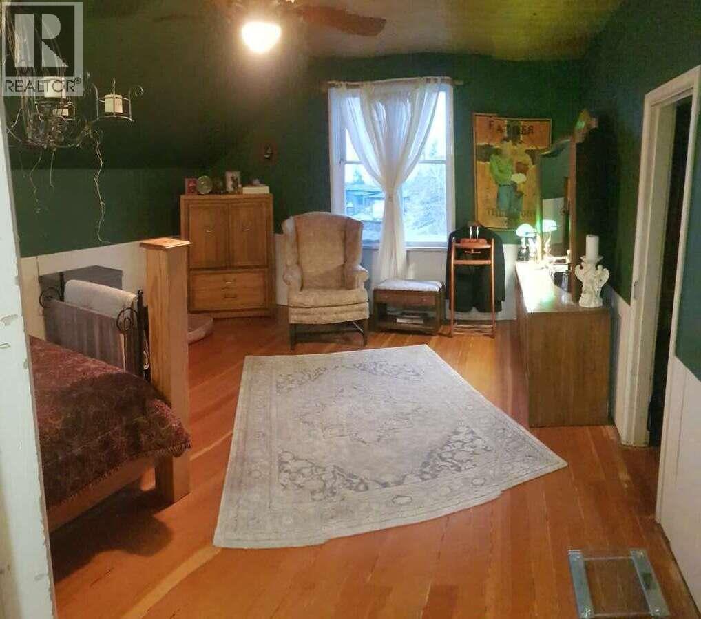 13606 Cooke Avenue, Summerland, BC - Indoor