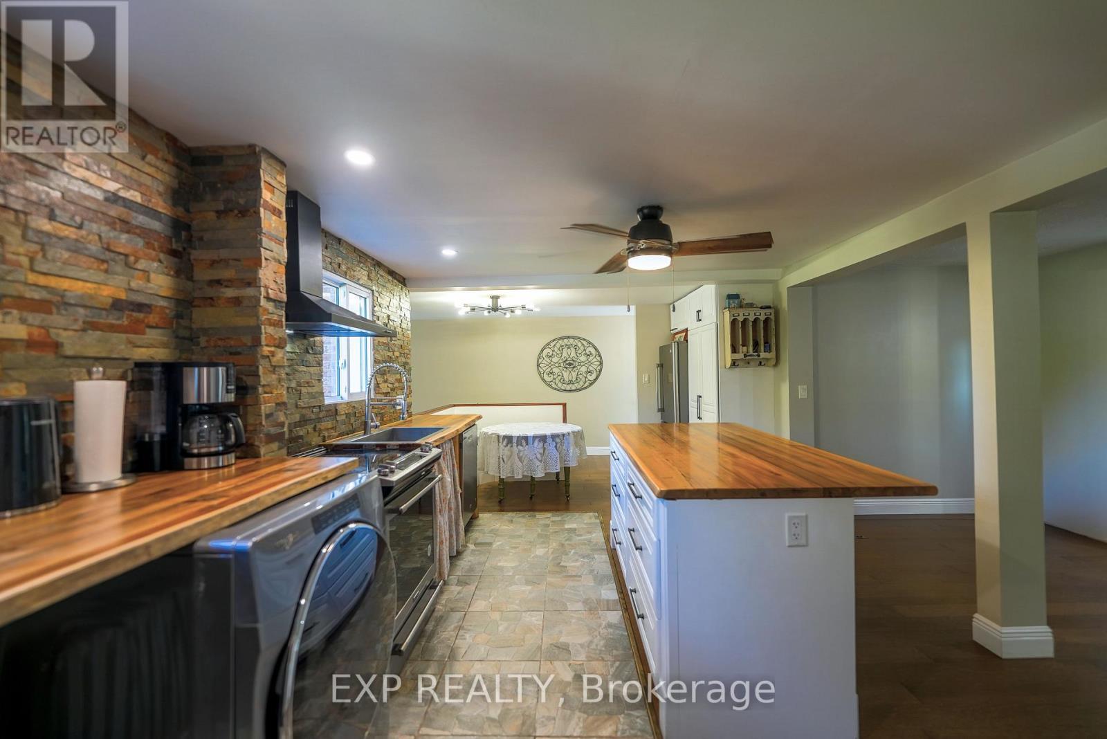 940 Hutchinson Road, Haldimand, ON - Indoor Photo Showing Kitchen
