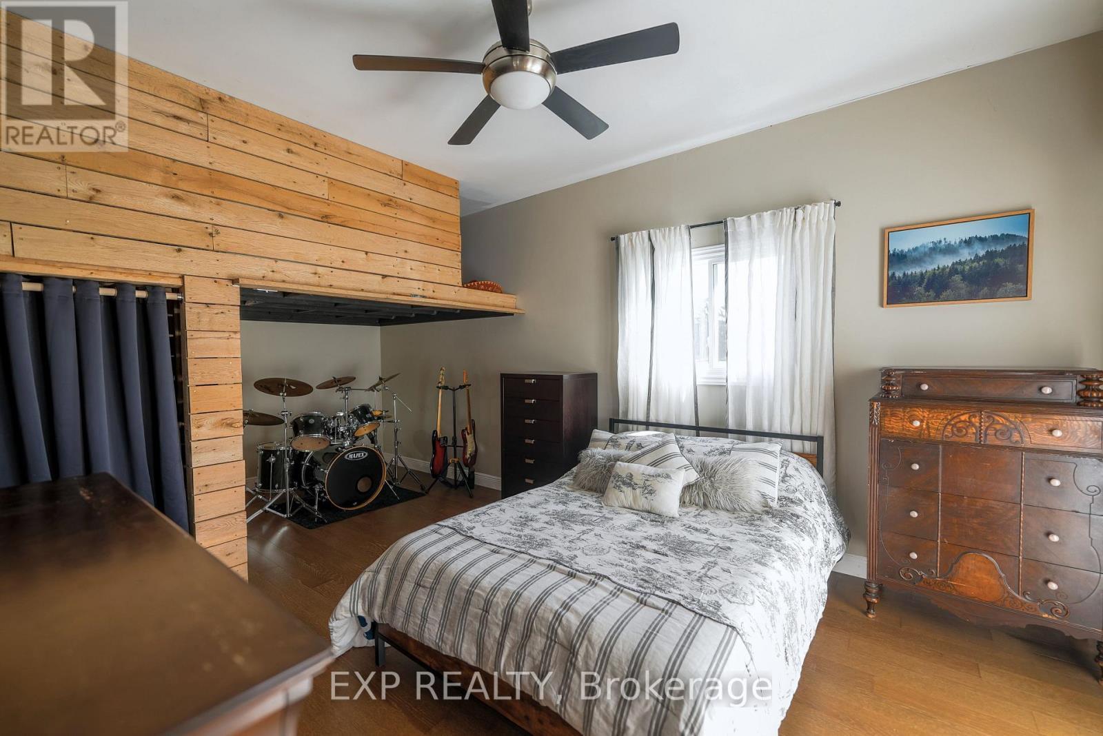 940 Hutchinson Road, Haldimand, ON - Indoor Photo Showing Bedroom