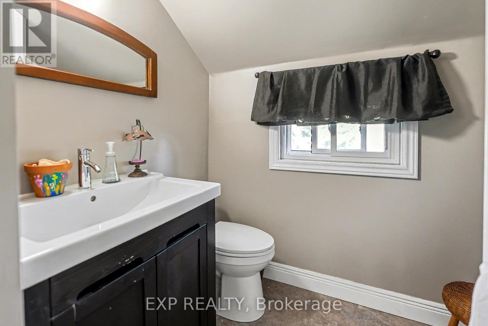 940 Hutchinson Road, Haldimand, ON - Indoor Photo Showing Bathroom