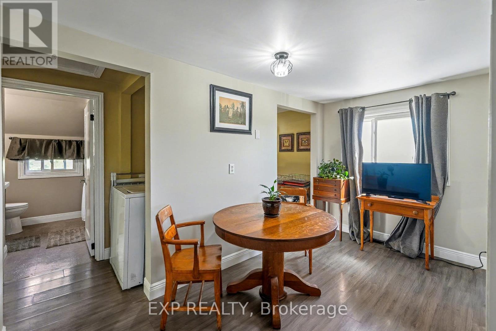 940 Hutchinson Road, Haldimand, ON - Indoor Photo Showing Dining Room