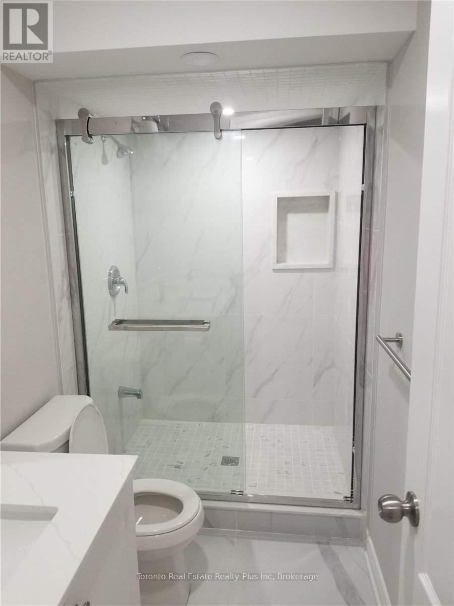 719 Agnew Crescent, Milton, ON - Indoor Photo Showing Bathroom