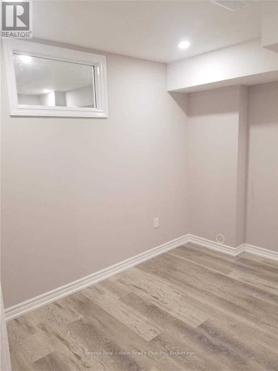 719 Agnew Crescent, Milton, ON - Indoor Photo Showing Other Room